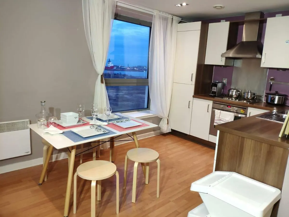 Western Harbour View Apartment Edinburgh