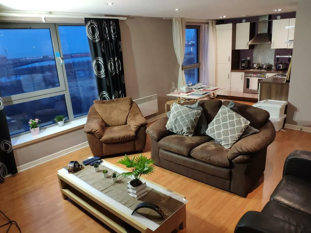 Western Harbour View Apartment Edinburgh