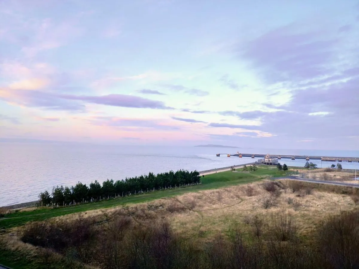 Western Harbour View Apartment Edinburgh