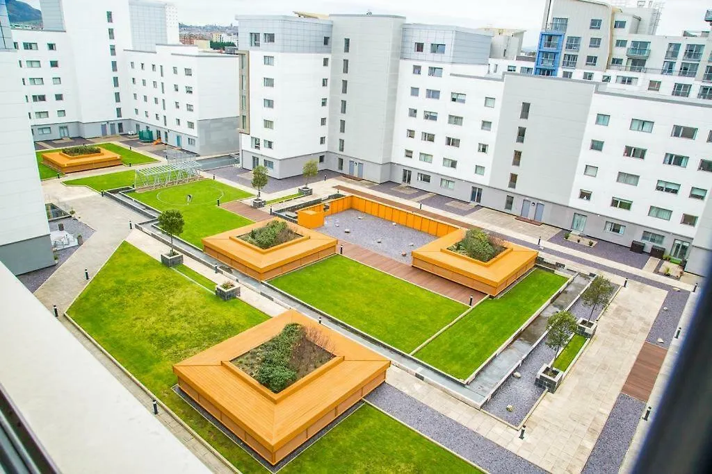 Western Harbour View Apartment Edinburgh