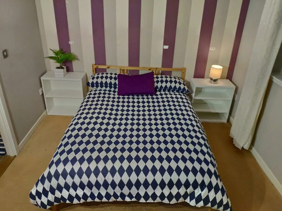 Western Harbour View Apartment Эдинбург
