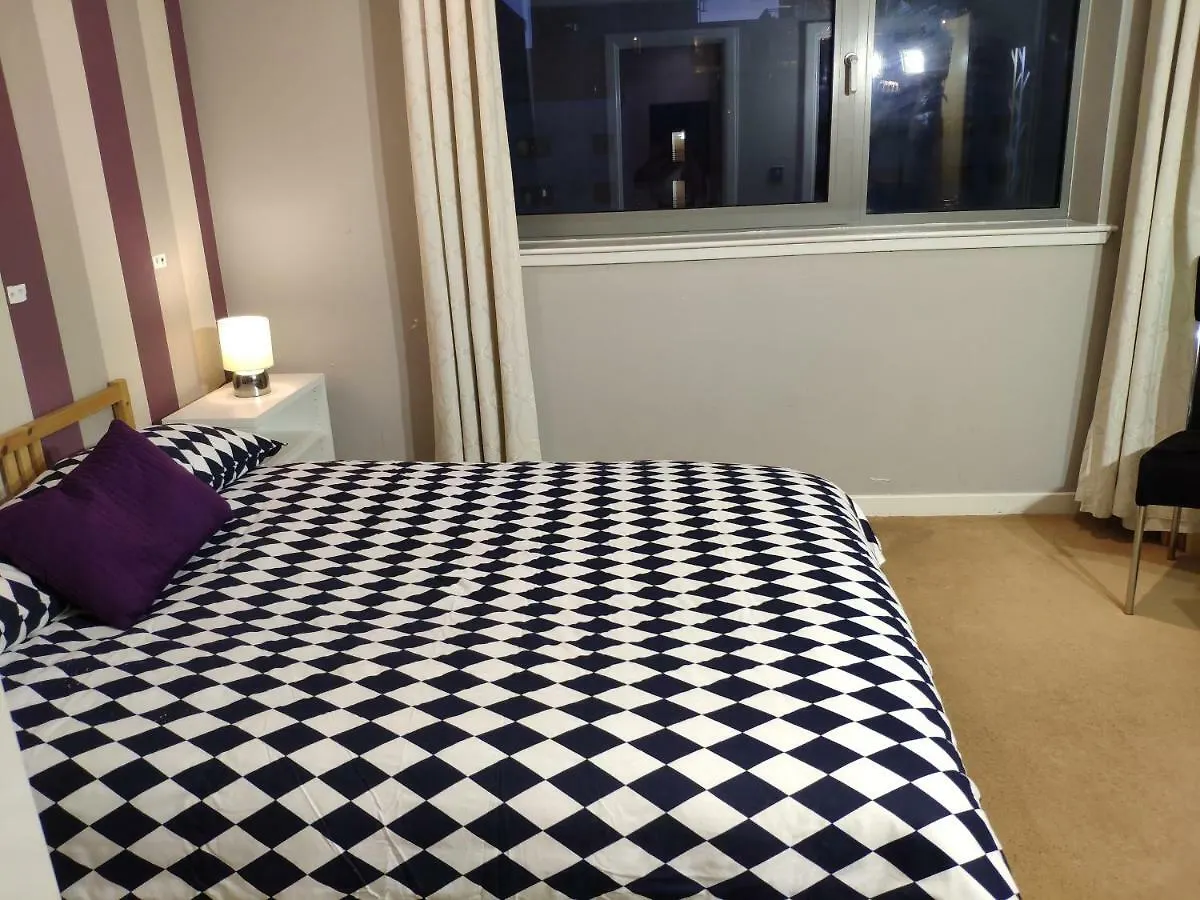 Western Harbour View Apartment Эдинбург